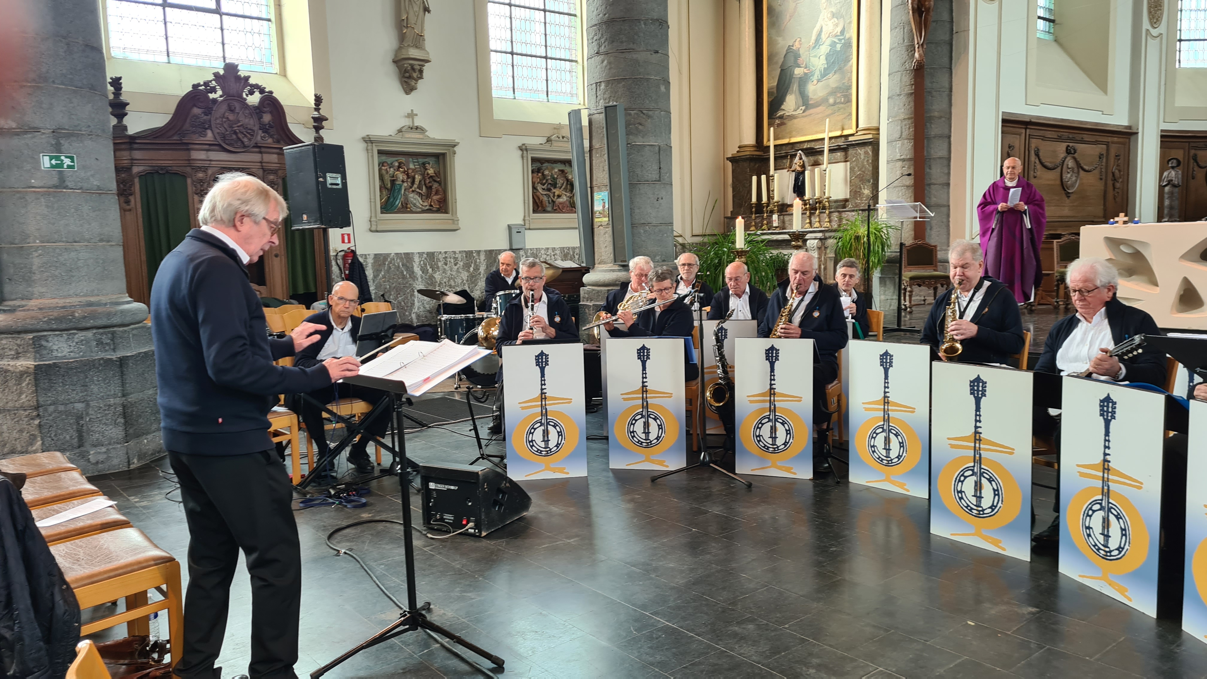 Dirigent met orkest